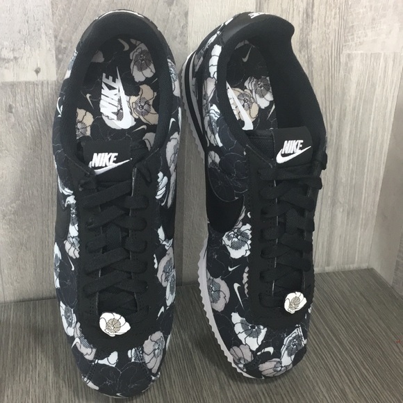 NIKE WMNS CLASSIC CORTEZ LX black/black-white - Picture 3 of 8